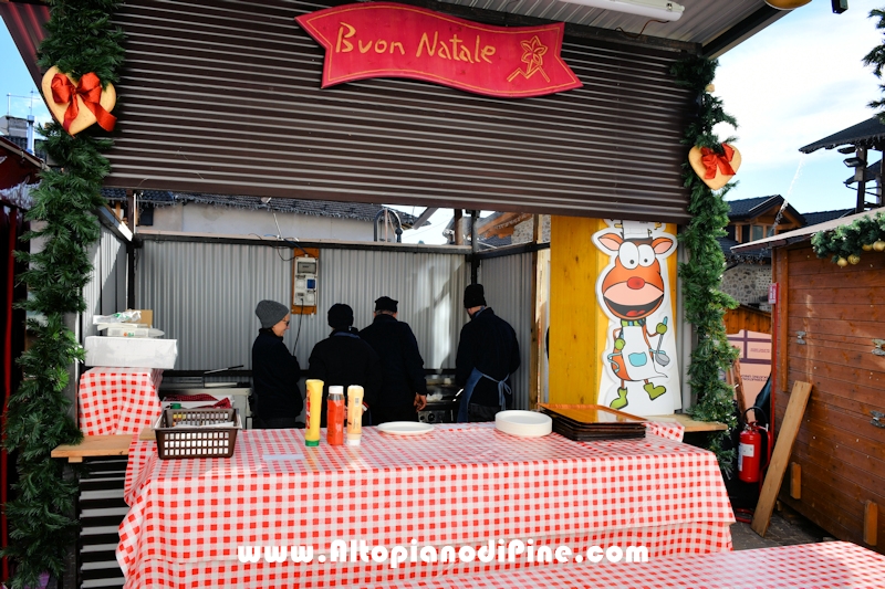 El paes dei Presepi 2025/2026 - foto ANDREA NARDON per www.AltopianodiPine.com El paes dei Presepi 2025/2026