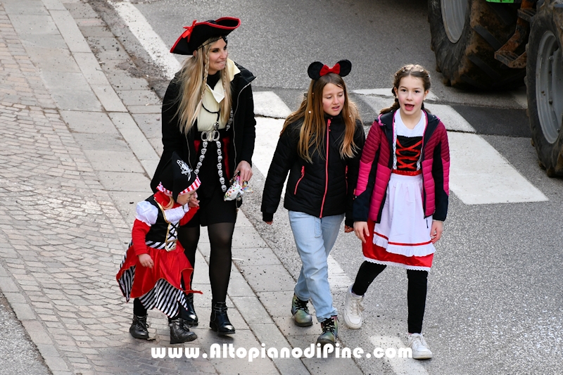 Pineé - Carnevale 2025 