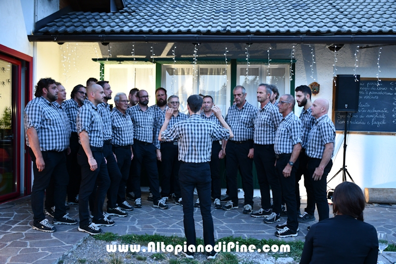 Forest can't - concerto Coro Stelune- 17 luglio 2026 - foto ANDREA NARDON per www.altopianodipine.com Forest can't - concerto Coro Stelune- 17 luglio 2026