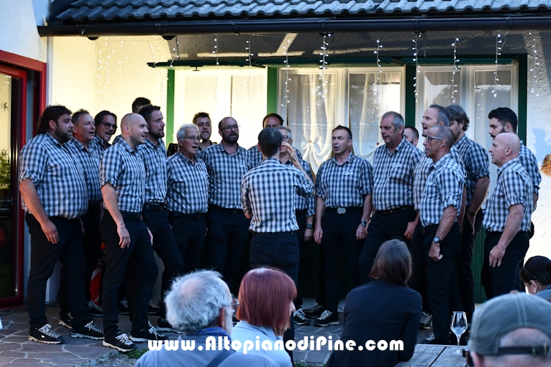 Forest can't - concerto Coro Stelune- 17 luglio 2026 - foto ANDREA NARDON per www.altopianodipine.com Forest can't - concerto Coro Stelune- 17 luglio 2026