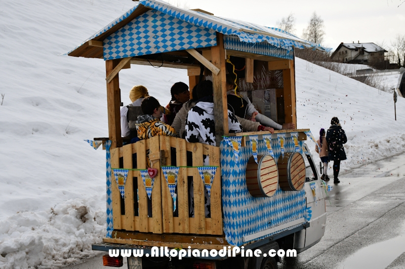 Piné in maschera - Carnevale di Baselga di Piné 2026 - foto ANDREA NARDON per www.altopianodipine.com Pineé - Carnevale 2026