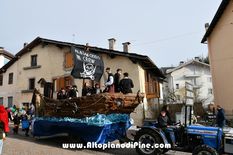 Piné in maschera - Carnevale di Baselga di Piné 2026 - foto ANDREA NARDON per www.altopianodipine.com Pineé - Carnevale 2026