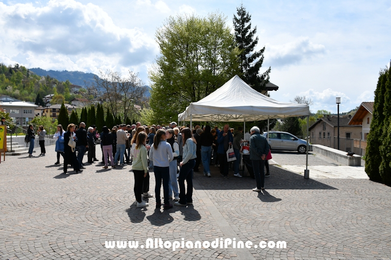 Visita pastorale dell'Arcivescovo don Lauro Tisi a Baselga di Pin&eacute; 