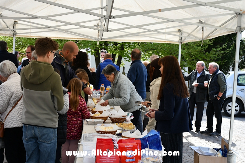 Visita pastorale dell'Arcivescovo don Lauro Tisi a Baselga di Pin&eacute; 