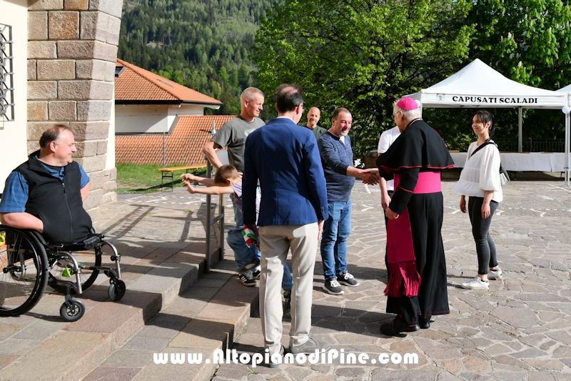 Visita pastorale dell'Arcivescovo don Lauro Tisi a Rizzolaga (Baselga di Pin&eacute;) 