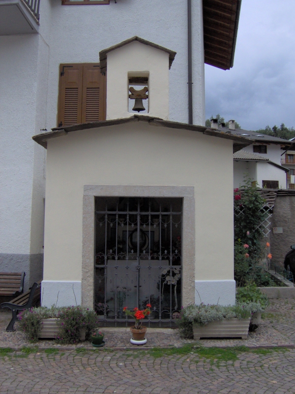 Capitello della Madonna Nera - Tressilla piazza