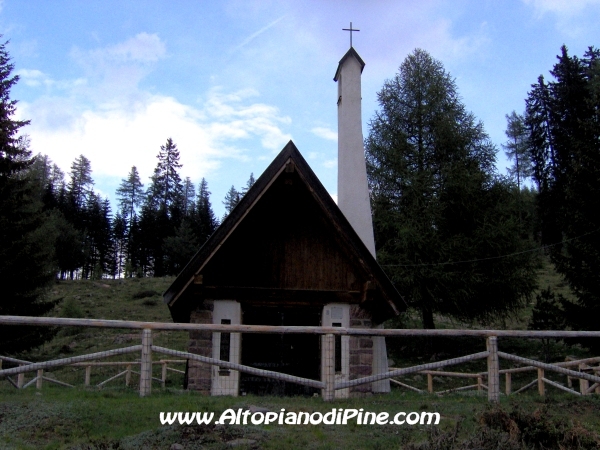 Chiesetta Alpina [fotopercorsi/chiesetta_alpina_monte_vernera.jpg]