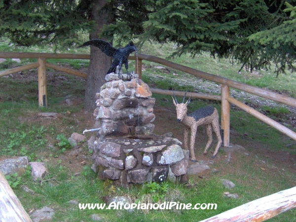 Fontanella nei pressi della Chiesetta Alpina sul monte Vernera [fotopercorsi/fontanella_chiesetta_alpina_vernera.jpg]