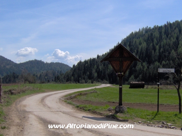 Crocefisso delle Meie [fotopercorsi/strada_meie-faida2.jpg]