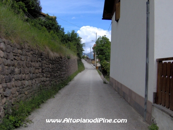 Strada di collegamento tra Sternigo e Rizzolaga [fotopercorsi/strada_sternigo-rizzolaga_5.jpg]